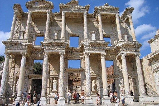 10 Days Private Turkey Tour incl. Gobeklitepe, Cappadocia, Ephesus, Istanbul - Nemrut Sunrise: The 3:30 a.m. Start and Colossal Heads in the Clouds