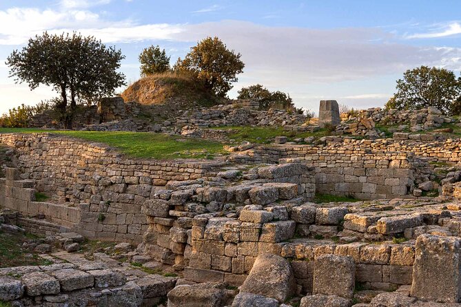 2-Day Gallipoli and Troy Tour from Istanbul and return - Arriving in Çanakkale and settling into a 4/5 star hotel night