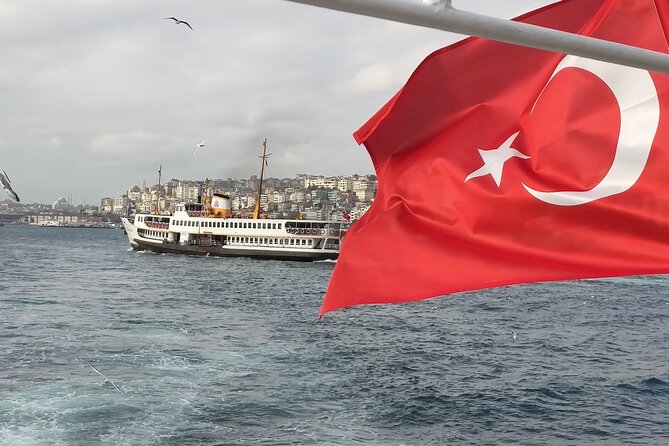 2-Hour Bosphorus Cruise in Istanbul with Guide - The route in order: what you’ll see from the water