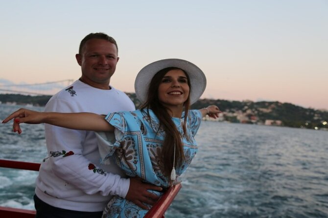 2 Hours Bosphorus Cruise Boat Tour in Istanbul - Getting to SeaLand in Eminönü and Boarding Smoothly