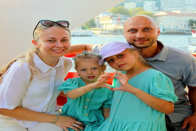 2 Hours Bosphorus Cruise Boat Tour in Istanbul - The Bridge Moment: Bosphorus Bridge and Why It Matters