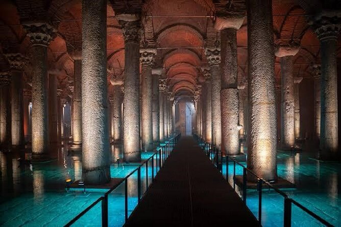 Best of Istanbul City Full-Day Tour with Transfers - Stop 4: Topkapi Palace Courtyards, Ottoman Power and Treasure
