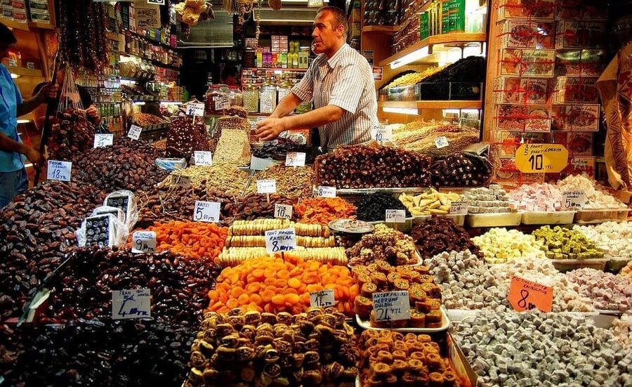 Bosphorus Cruise and Two Continents Tour with Local Guide - Egyptian Bazaar at Spice Bazaar, where the smells do half the work