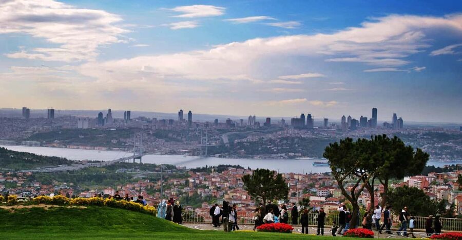 Bosphorus Cruise and Two Continents Tour with Local Guide - Camlica Hill lunch: highest point in Istanbul, best use of a break
