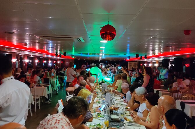 Bosphorus Dinner Cruise Tour with Private Table - A 3-hour Bosphorus dinner cruise that strings Istanbul landmarks to the show