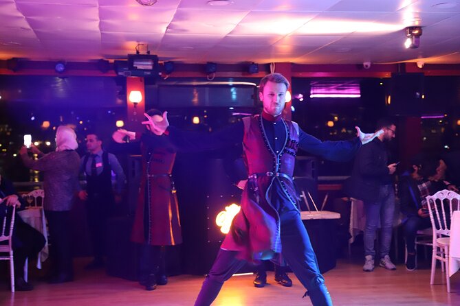 Bosphorus Dinner Cruise Tour with Private Table - Drinks, tea, and the alcohol limit: how to pace your night