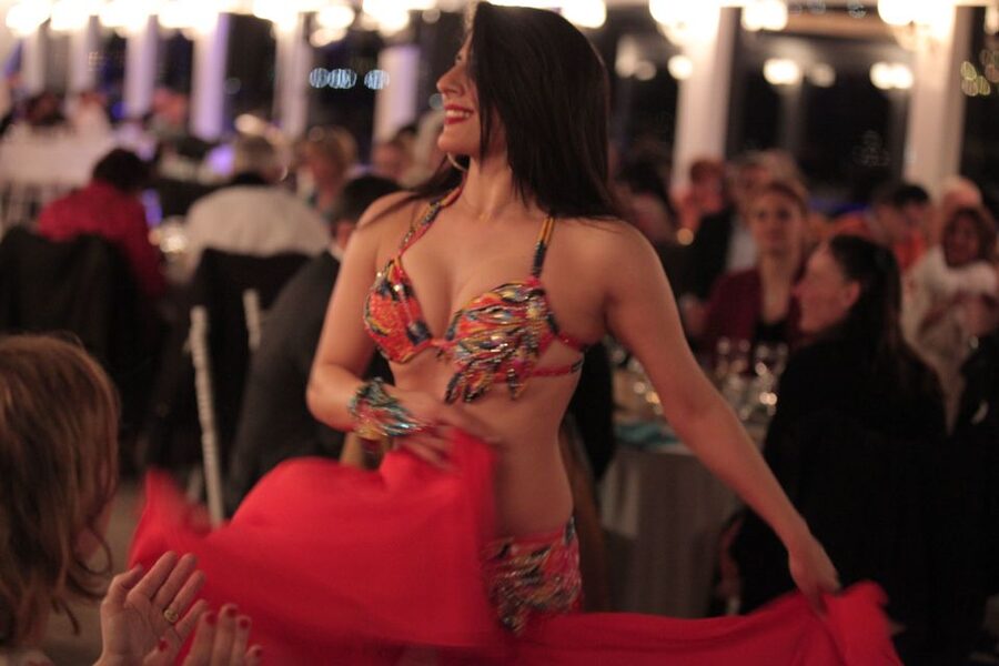 Bosphorus: Dinner Cruise with Live Performances Experience - The Boat Experience: Views, Movement, and That Istanbul Light Show