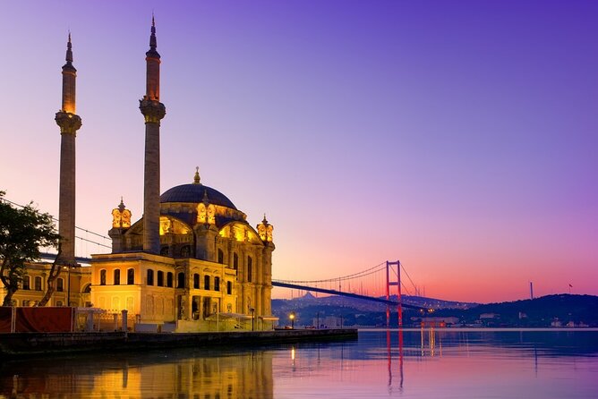 Bosphorus Evening Cruise: Dinner, Live Shows & Private Table - Üsküdar Beylerbeyi Palace: a summer resort turned state stage