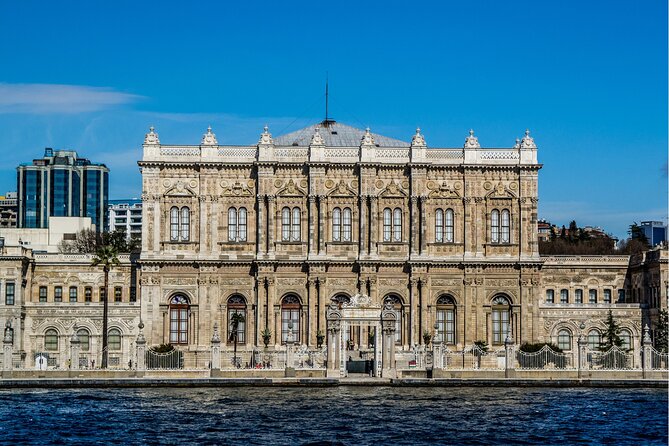 Bosphorus Evening Cruise: Dinner, Live Shows & Private Table - Dinner on board: what to expect from the meal and service