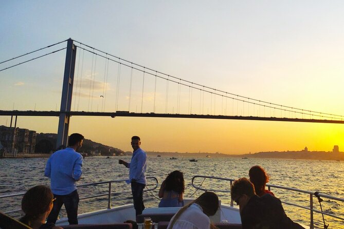 Bosphorus Sunset: An Enchanting Yacht Cruise in Istanbul - The bridge-and-fortress stretch: Rumeli Hisarı to the FSM Bridge