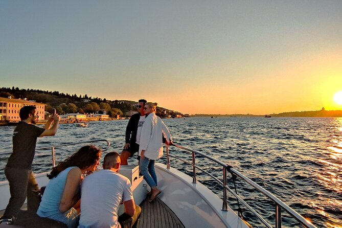 Bosphorus Sunset: An Enchanting Yacht Cruise in Istanbul - Old-city landmarks you can spot from the water: Golden Horn, Hagia Sophia, and the Blue Mosque