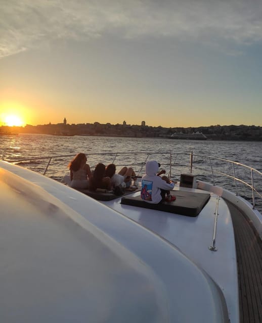 Bosphorus Sunset Yacht Cruise with Guide & Snacks - Beylerbeyi Palace from the water: Ottoman grandeur, seen at eye level