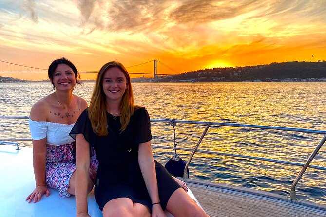 Bosphorus Sunset Yacht Cruise with Snacks and Live Guide - Why this Bosphorus sunset cruise is a smart first-night plan