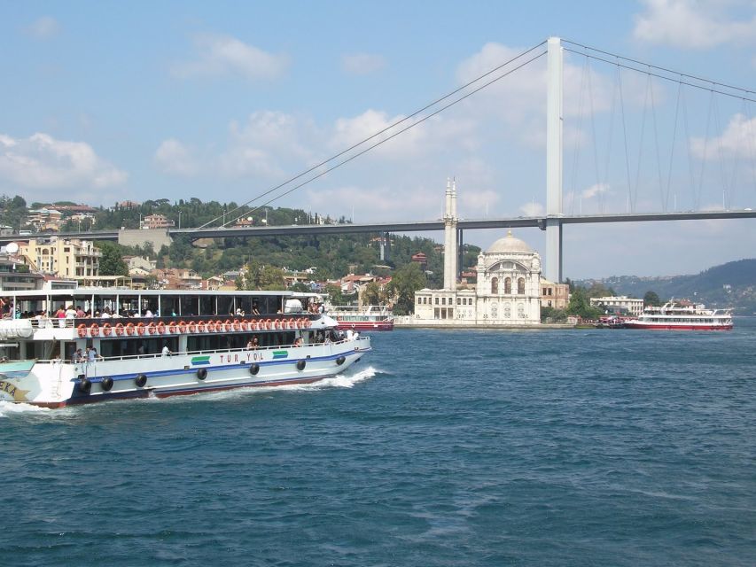 Bosphorus Tour With Lunch - Spice Bazaar to Kabatas, the warm-up that makes the cruise better