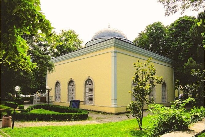 Bursa And Uludağ Tour From İstanbul with Cable Car & Lunch - Bursa old town with the Green Mosque tiles you came for