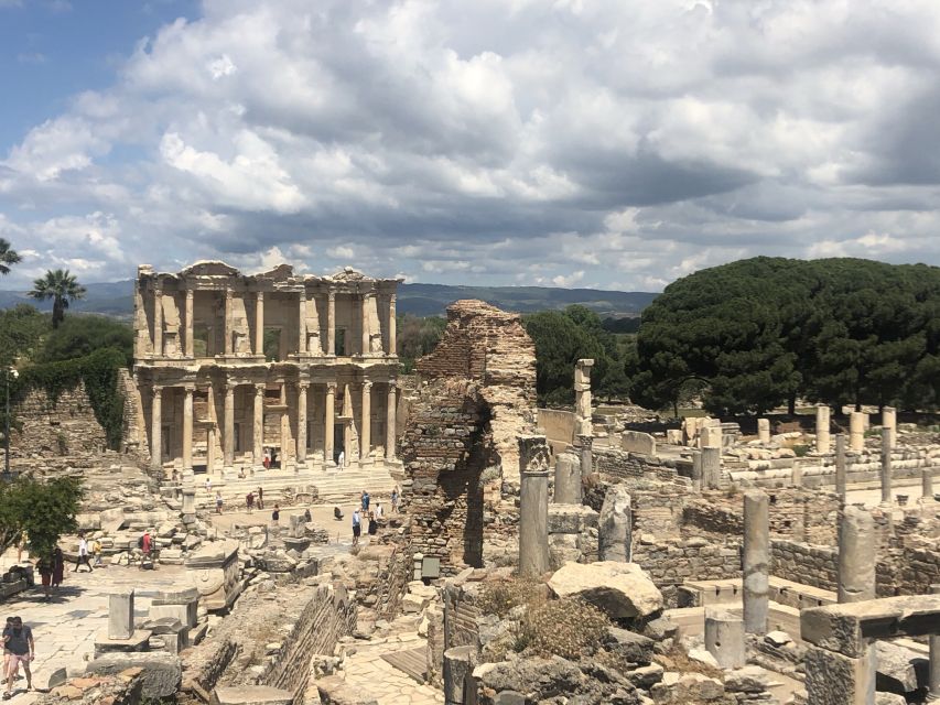 From Istanbul: 2 Days Private Pamukkale and Ephesus Tour - Pamukkale and Hierapolis: terraces, Roman ruins above, and what to plan for