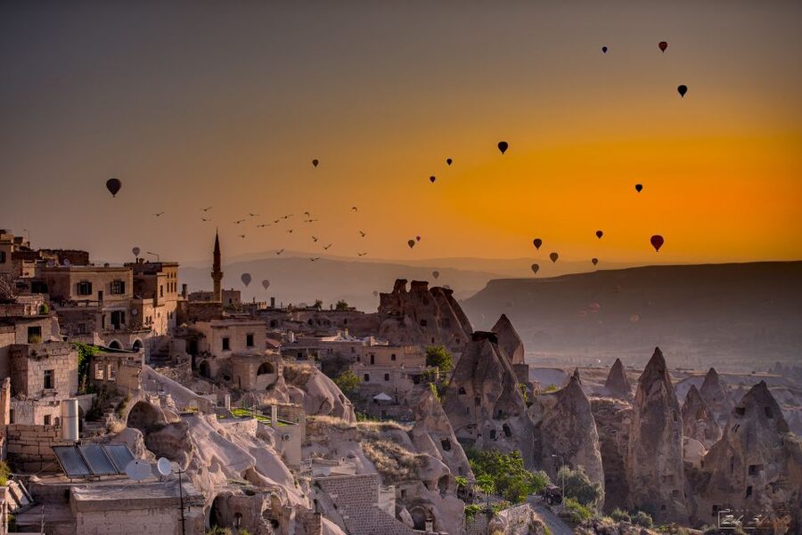 From Istanbul: 4-Day Istanbul, Cappadocia, Flight,Cave Hotel - Valleys and viewpoints: Rose Valley, Pigeon Valley, Uchisar, Ortahisar