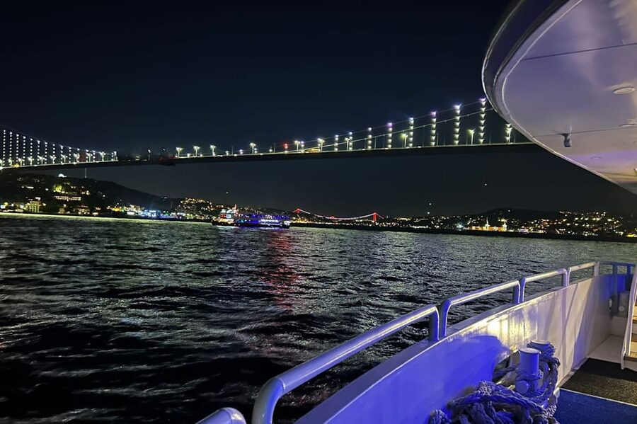 From Istanbul: Bosphorus Dinner Cruise Tavern & World Show - Hotel pickup areas and smooth start, with one safety reality check