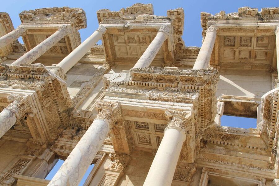 From Istanbul: Ephesus and House of Virgin Mary Day Trip - A traditional Turkish lunch, plus a leather shop and Selcuk break