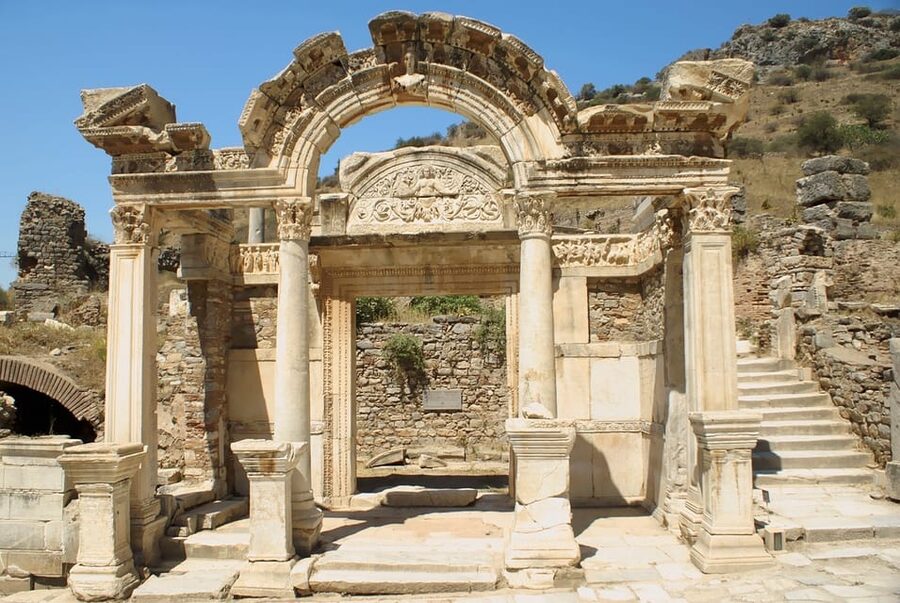 From Istanbul: Ephesus Tour with Roundtrip Flight - Terrace Houses: optional extra time and 320 ₺ to consider