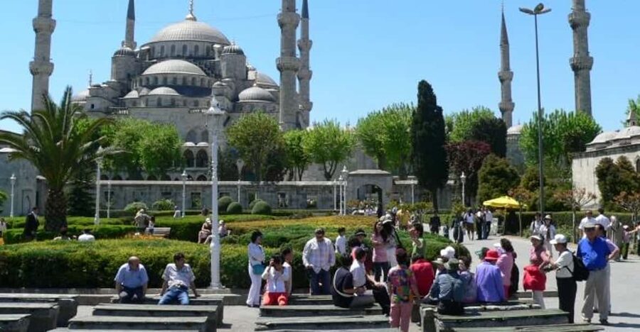 Full-Day Istanbul City Package Tour - Blue Mosque and Hagia Sophia: Two Icons, One Square