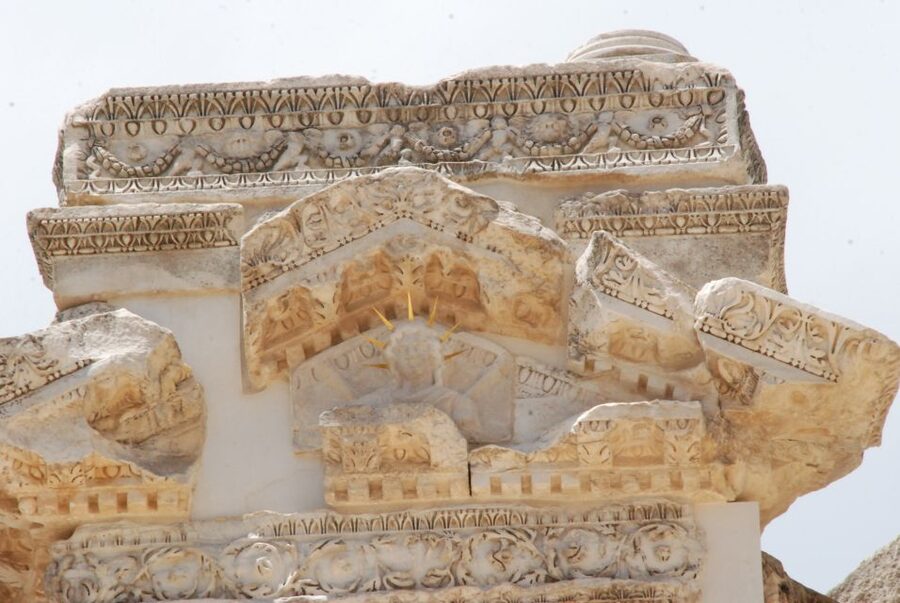 Full-Day Private Pamukkale and Hierapolis Tour from Istanbul - The ancient pool: your chance to actually relax in hot water