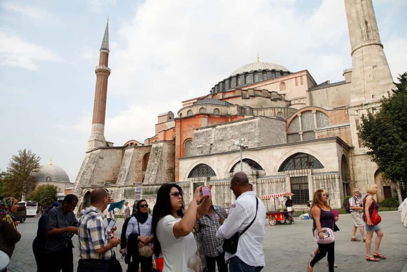 Hagia Sophia, Topkapı Palace, Blue Mosque Guided Small Group - Blue Mosque and Sultanahmet Square: What to Look For