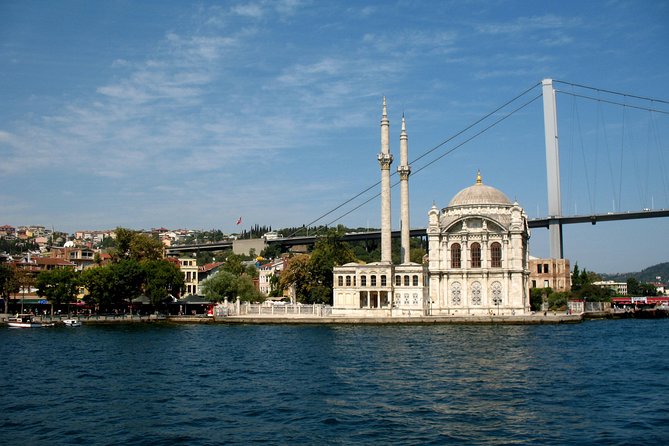 Half-Day Bosphorus Cruise to Black Sea from Istanbul with Lunch - Lunch on the water: Turkish meze, grilled options, and real break time