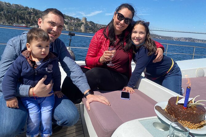 Half Day Bosphorus Cruise with Stopover on Asian Side - Kanlica Meydani on the Asian side: short stop, big appetite payoff