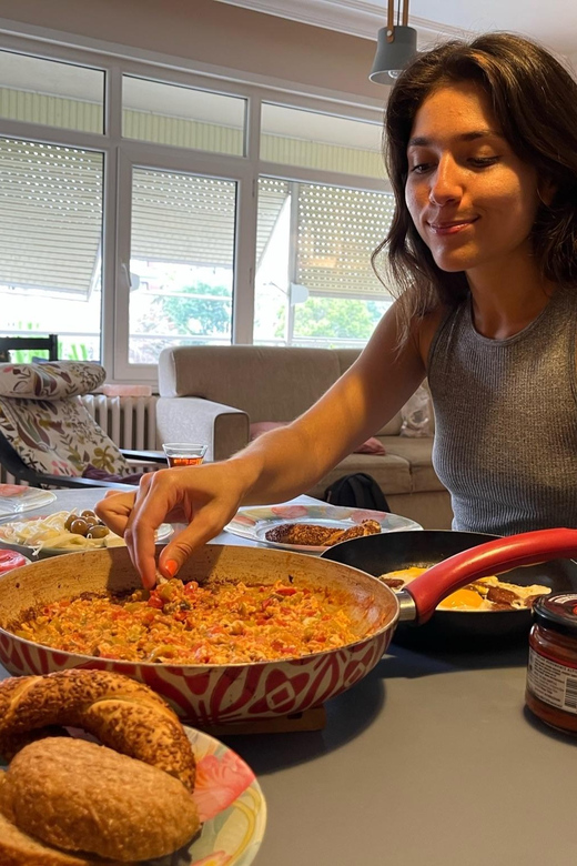 Healthy Istanbul Morning: Yoga and Healthy Turkish Breakfast - Finding Aysu’s Apartment: Yıldız Caddesi, Number 16, Apartment 14