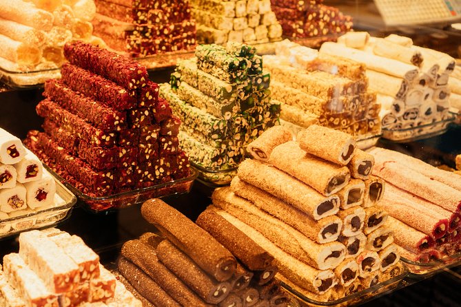 Highlights & Hidden Gems With Locals: Best of Istanbul Private Tour - Local Guides: The Real Reason This Tour Gets Such High Scores