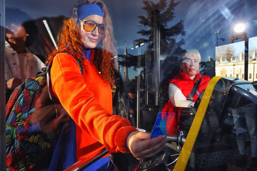 Istanbul: 1 or 2-Day Hop-On-Hop-Off Bus Tour Ticket - Audio commentary in 8 languages: helpful narration, but not always perfectly timed