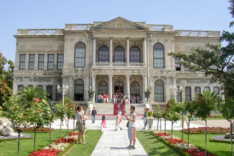 Istanbul: 1 or 2-Day Private Guided Tour with Hotel Transfer - Day 2: Spice Bazaar, Bosphorus Cruise, Dolmabahce Palace, Istiklal Street