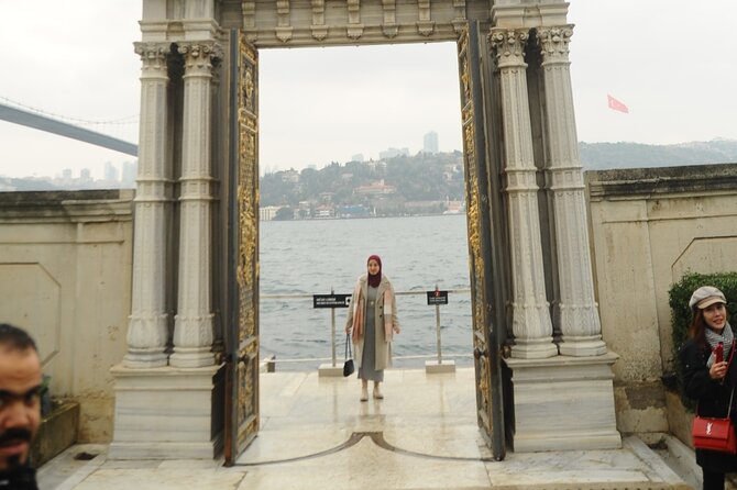 Istanbul: 2 Continents of Bosphorus ( Boat & Lunch ) - Ortaköy Mosque and the under-the-bridge moment at Bosphorus Bridge