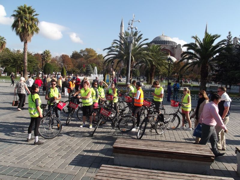 Istanbul 3-Hour Old City Tour by Bicycle - Traffic, Hills, and How the Guides Keep You Safe