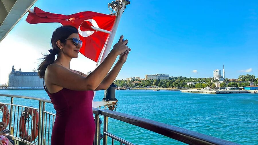Istanbul: Asian Side Walking Tour with Ferry Ride - Kadıköy in One Hour: Markets, Bar Streets, and Themed Finds