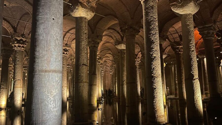 Istanbul: Basilica Cistern Fast-Track Entry and Audio Guide - Medusa, lighting, and reflections, how to photograph without getting stuck