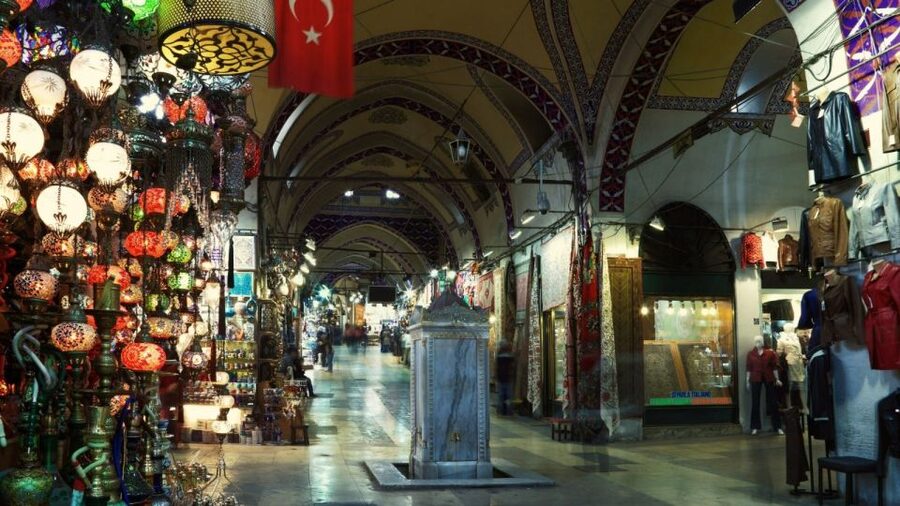 Istanbul: Basilica Cistern Skip-the-line Entry & Guided Tour - Where you meet the guide by Hagia Sophia (and how to find them fast)