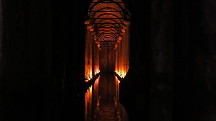 Istanbul: Basilica Cistern Skip-the-Ticket-Line Guided Tour - Finding the group behind the Blue Mosque tram stop