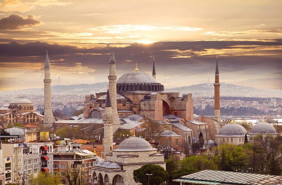 Istanbul: Best City Highlights Guided Tour with Tukish Lunch - Lunch at a Local Turkish Restaurant, and How It Fits the Day