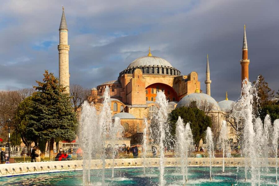 Istanbul: Blue Mosque and Hagia Sophia Tour w/Entry Tickets - Why the small-group format really helps in Istanbul crowds