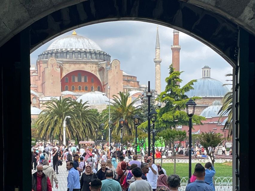 Istanbul: Blue Mosque Guided Tour - Expect crowds and security checks, even with free entry
