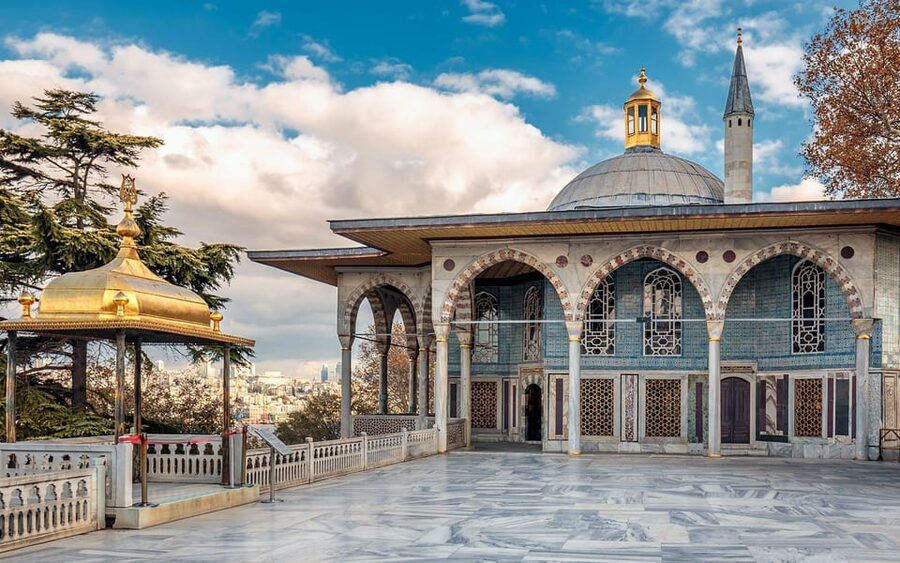 Istanbul: Blue Mosque, Hagia Sofia & Topkapi Palace Day Tour - Grand Bazaar time: browse, bargain, and don’t rush your senses