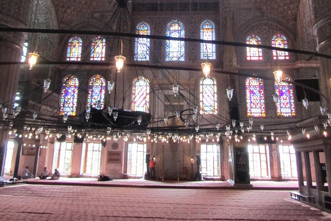 Istanbul: Blue Mosque & Hagia Sophia Small-Group Tour with ticket - Where to meet, and what is included