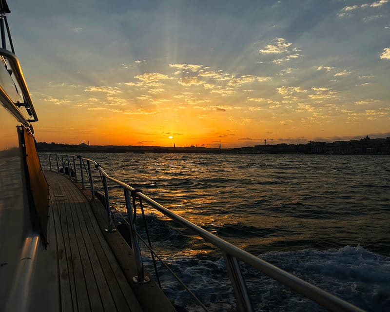 Istanbul: Bosphorus and Golden Horn Sunset Yacht Cruise - Bosphorus Bridge plus the fortresses: the hour for bridge photos