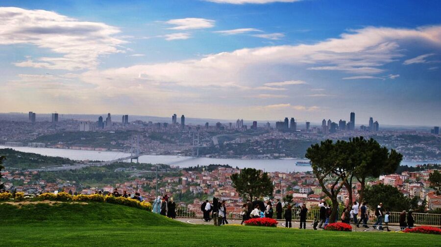 Istanbul: Bosphorus Boat Tour and Two Continents with Lunch - Why the Bosphorus Bridge plus a boat ride feels like the real Istanbul