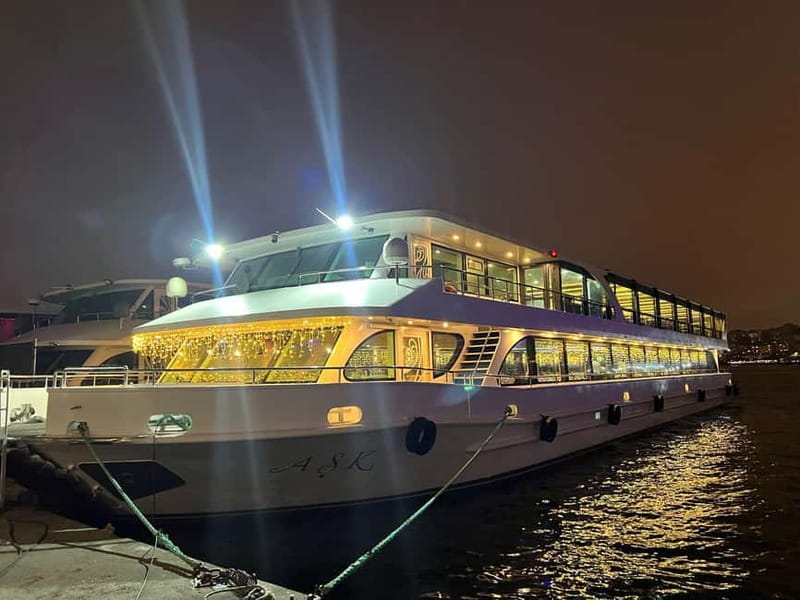 Istanbul: Bosphorus Cruise Dinner, Show & Alcoholic Drinks - What’s on the Menu: Mezes, a Main Choice, and Baklava