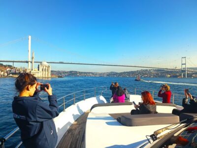 Bosphorus Cruise with Stopover on the Asian Side
