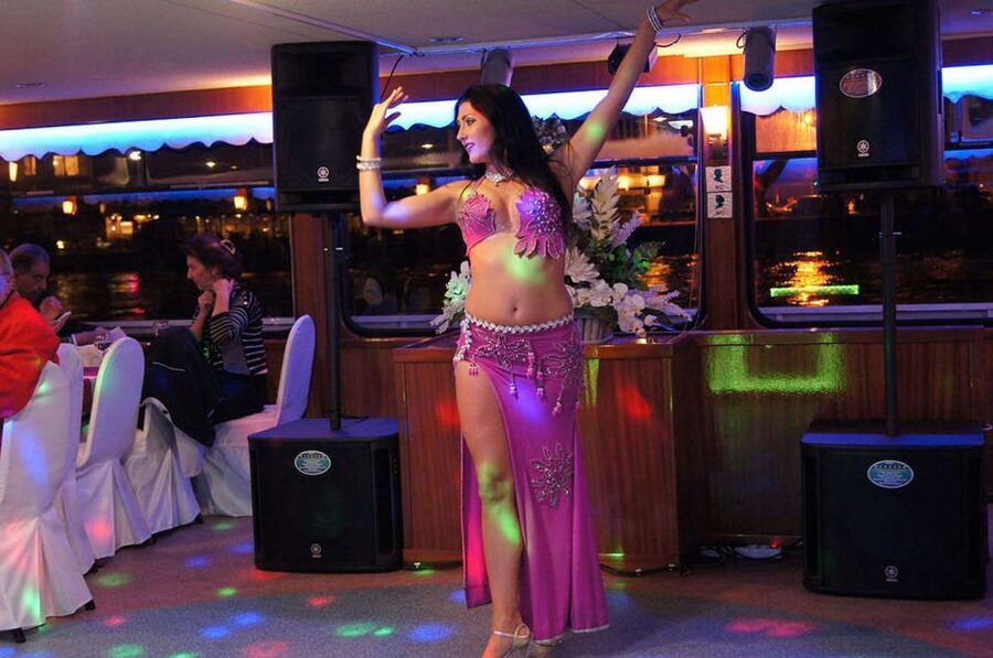 Istanbul Bosphorus Dinner Cruise &Entertainment hotel pickup - Group size, seating, and the crowding factor you should plan for
