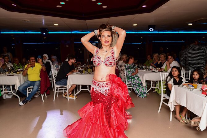 Istanbul Bosphorus Dinner Cruise with Drinks and Shows - Dinner and drinks: what you will likely get, and how to set your expectations